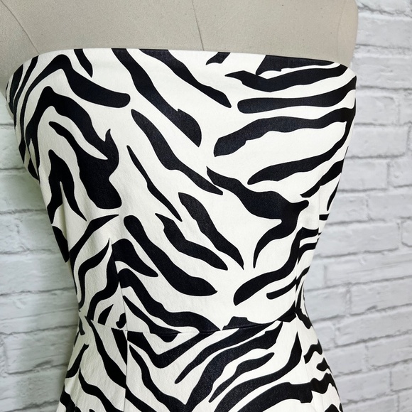 🔥NWT Leather zebra print Knee Length Dress, Size Medium - Picture 2 of 15